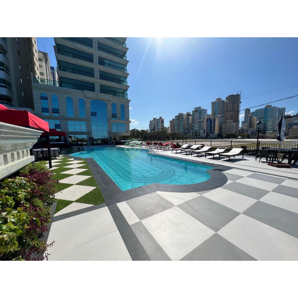 Apartamento Alto Padrão Mobiliado - Fino Acabamento  Meia Praia - Itapema SC