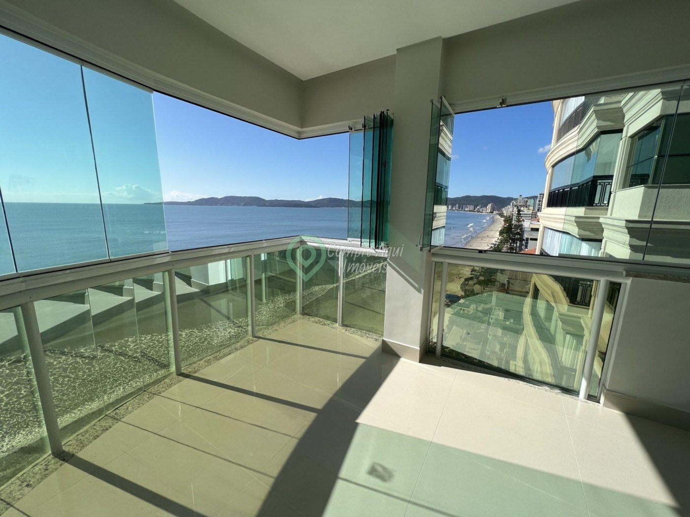 Apartamento 4 suítes FRENTE MAR