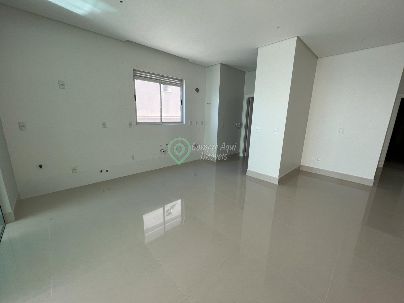 Apartamento 4 suítes FRENTE MAR