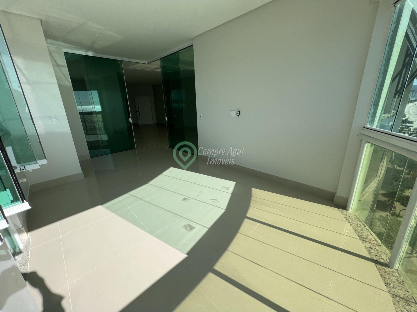 Apartamento 4 suítes FRENTE MAR