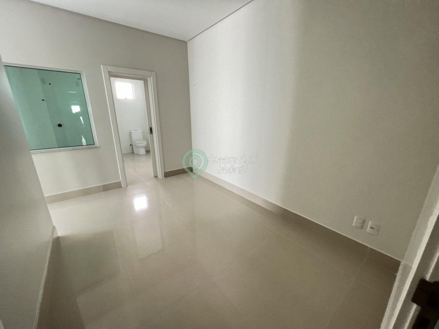 Apartamento 4 suítes FRENTE MAR