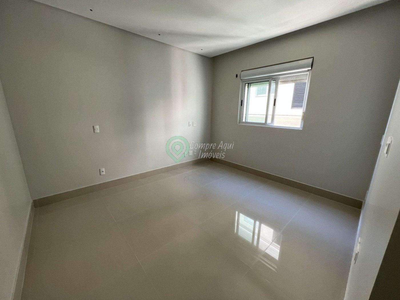 Apartamento 4 suítes FRENTE MAR
