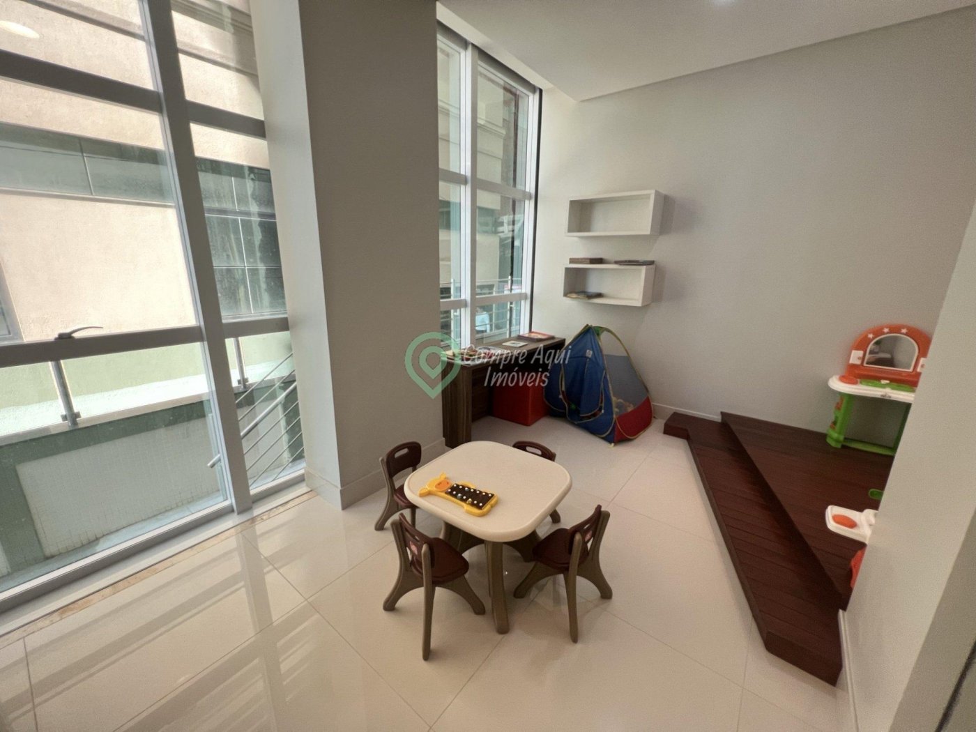 Apartamento 4 suítes FRENTE MAR