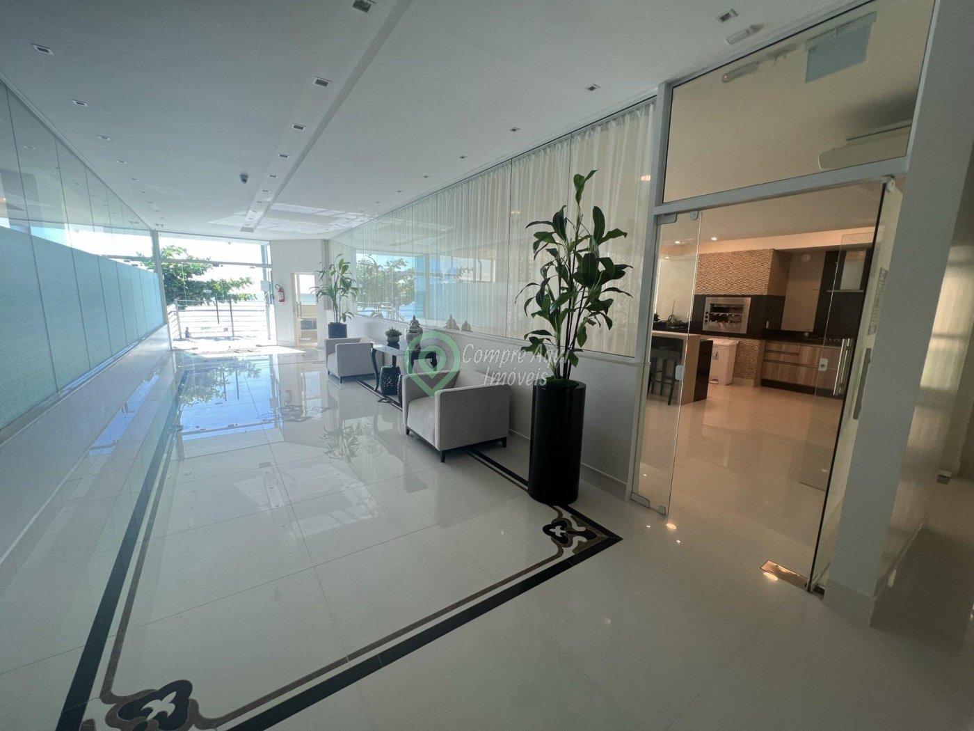 Apartamento 4 suítes FRENTE MAR