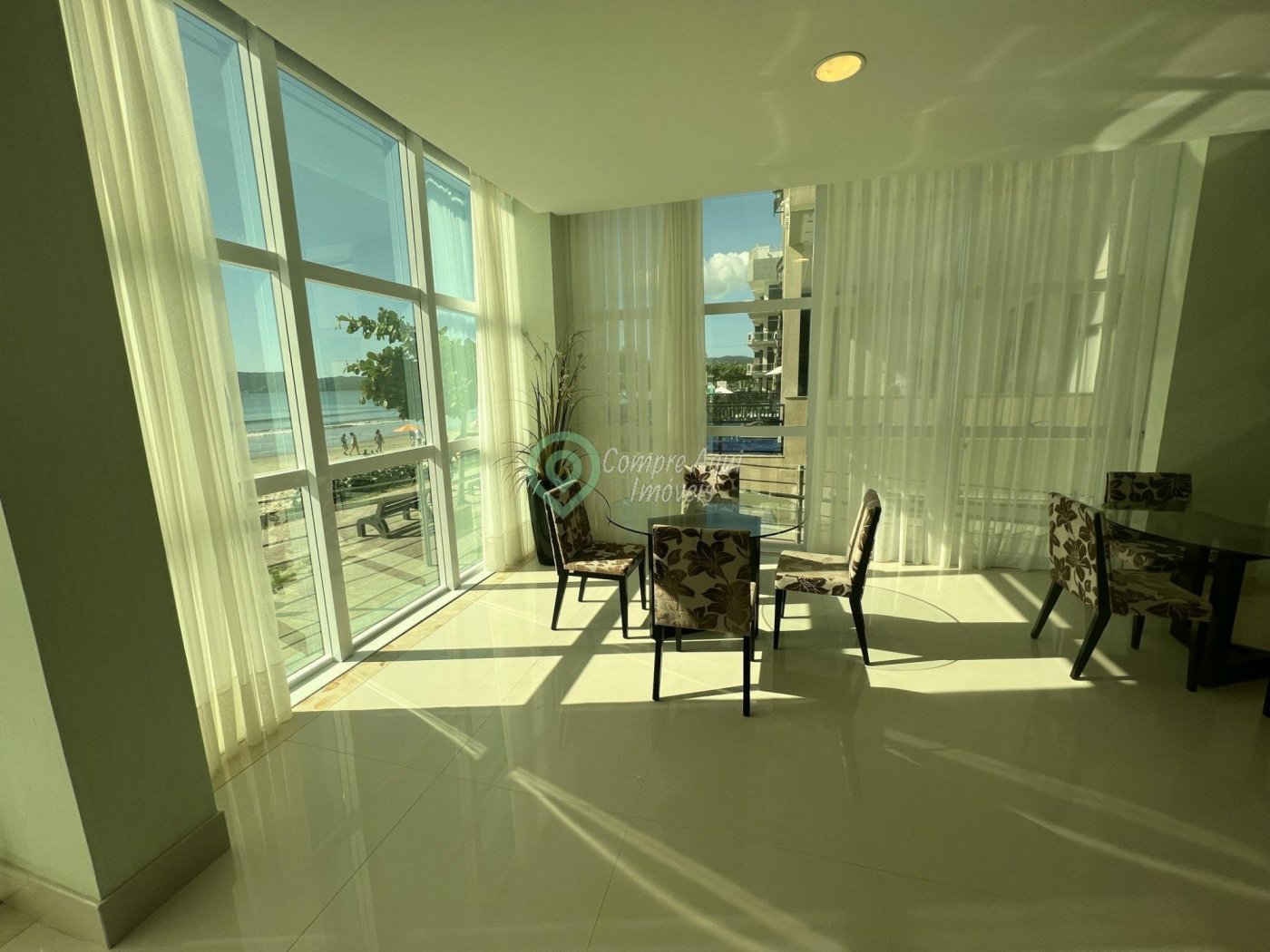 Apartamento 4 suítes FRENTE MAR