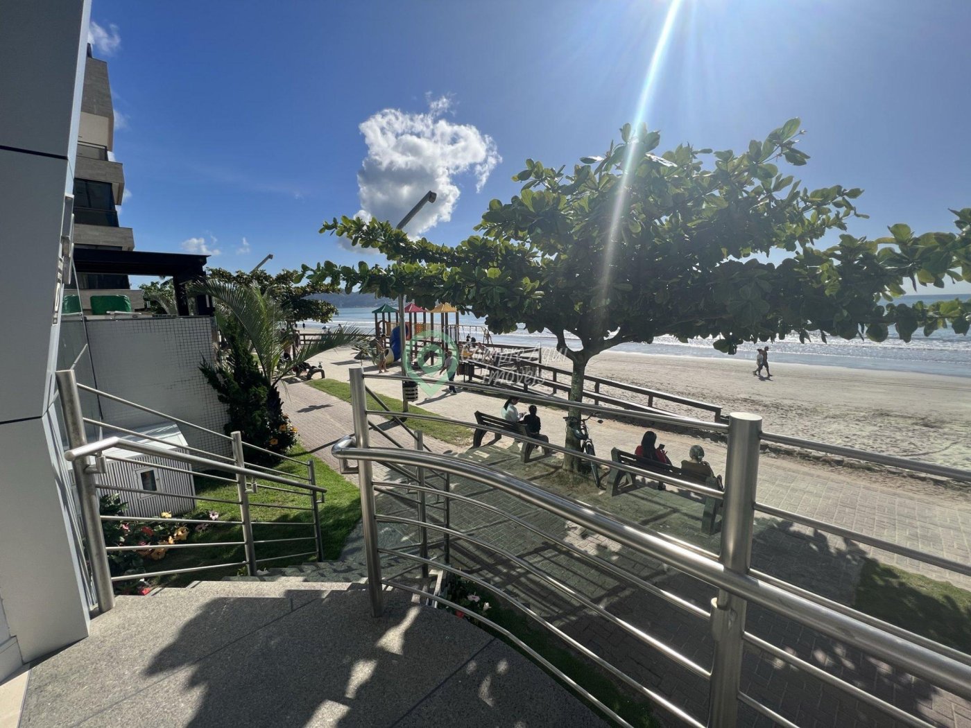 Apartamento 4 suítes FRENTE MAR