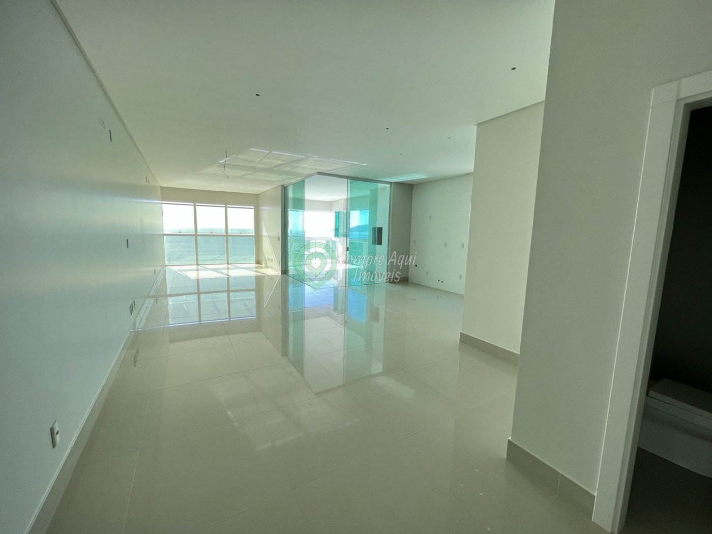 Apartamento 4 suítes FRENTE MAR