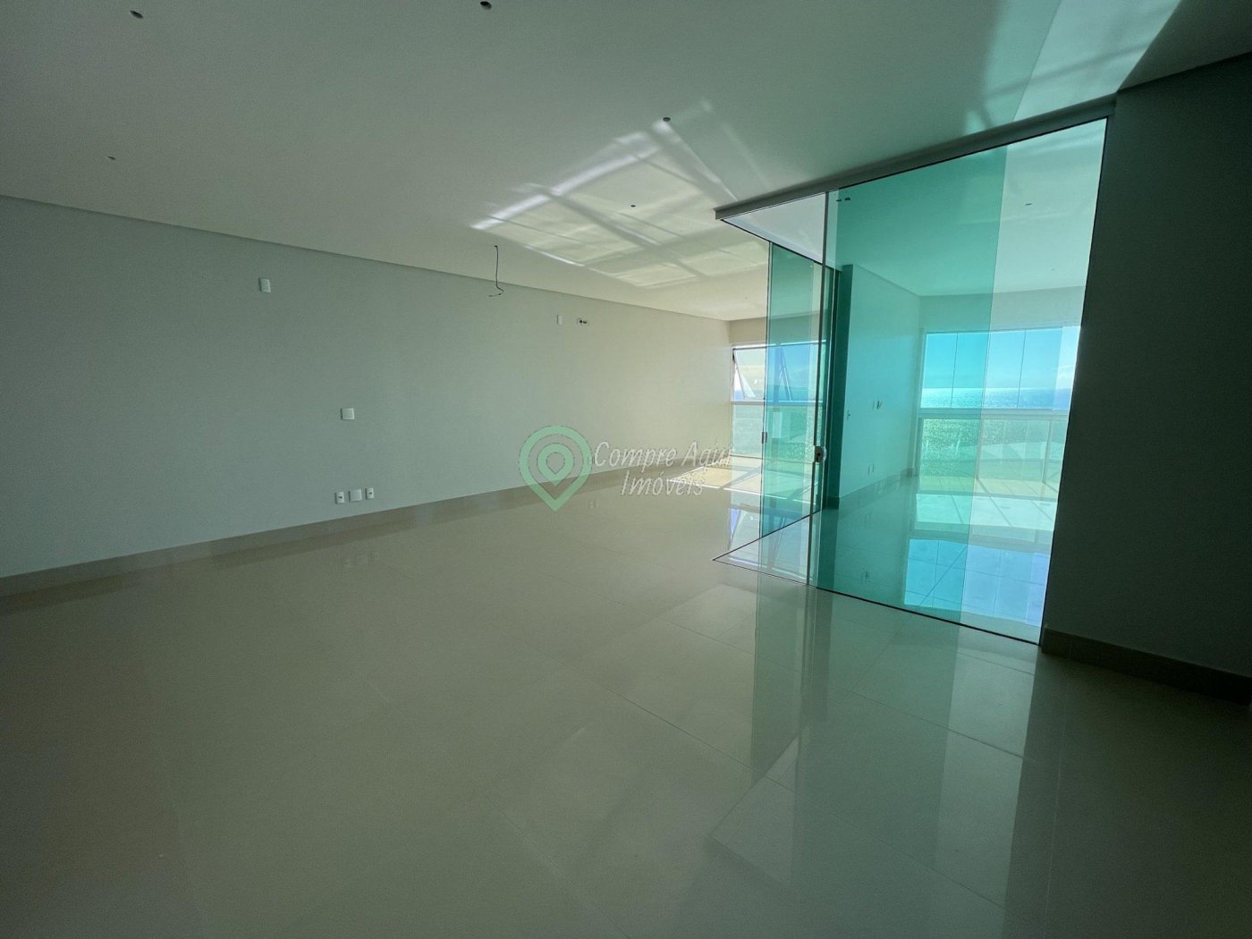 Apartamento 4 suítes FRENTE MAR