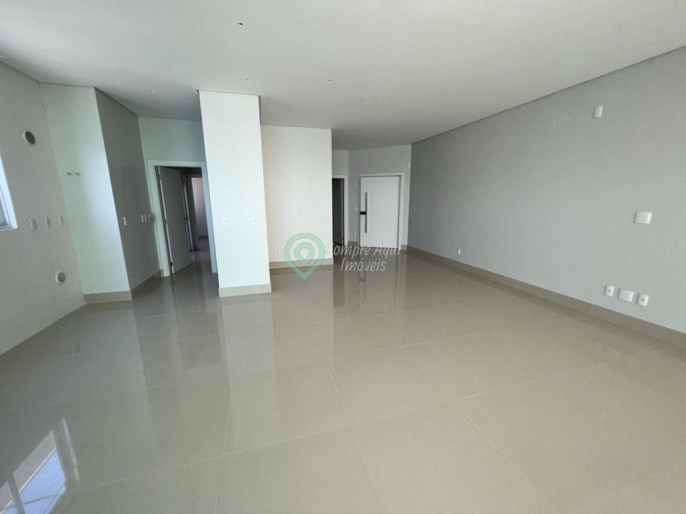 Apartamento 4 suítes FRENTE MAR
