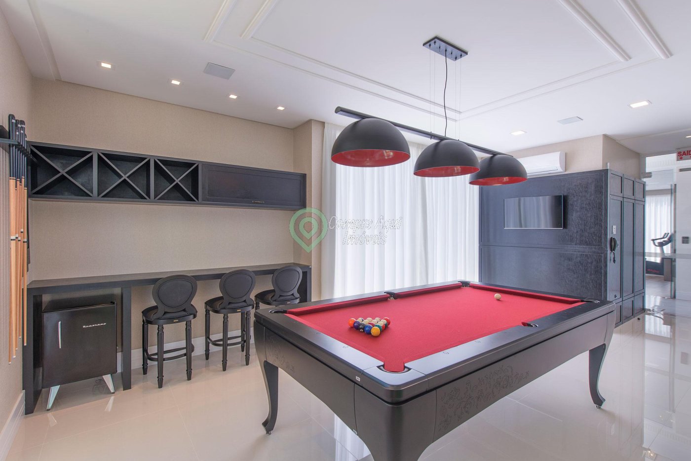 APARTAMENTO 3 SUÍTES 3 VAGAS DE GARAGEM  QUADRA MAR - MOBILIADO - MEIA PRAIA ITAPEMA