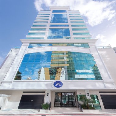 APARTAMENTO 3 SUÍTES 3 VAGAS DE GARAGEM  QUADRA MAR - MOBILIADO - MEIA PRAIA ITAPEMA
