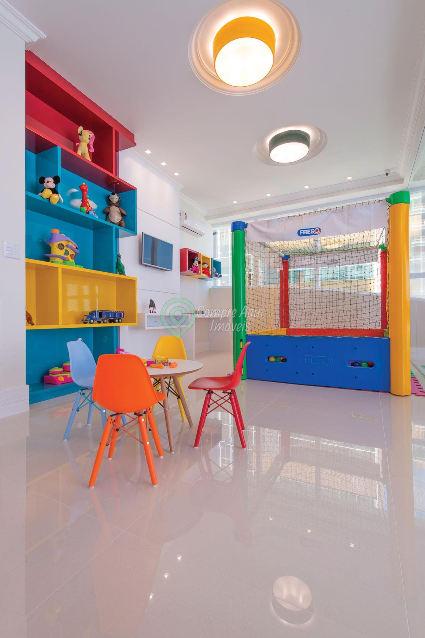 APARTAMENTO 3 SUÍTES 3 VAGAS DE GARAGEM  QUADRA MAR - MOBILIADO - MEIA PRAIA ITAPEMA