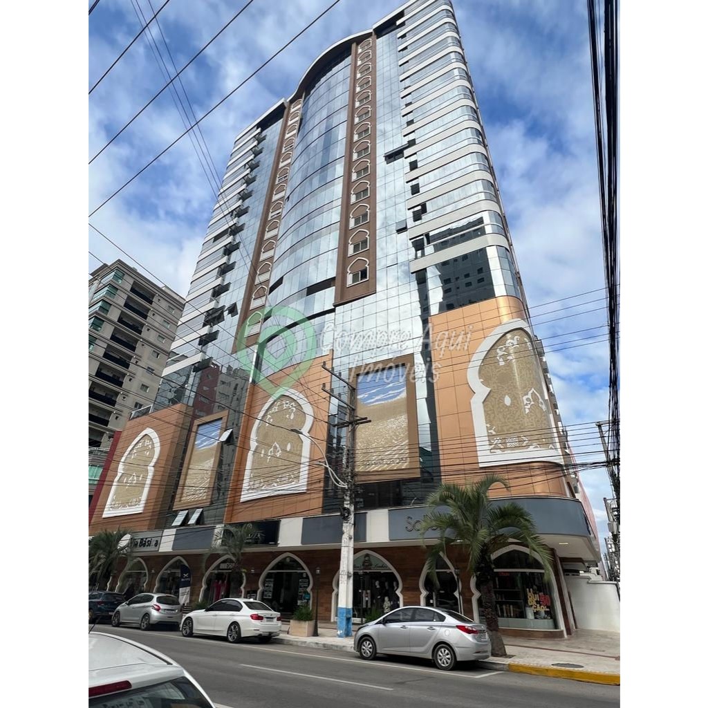 Sofisticado apartamento 3 suítes na Meia Praia em Itapema SC