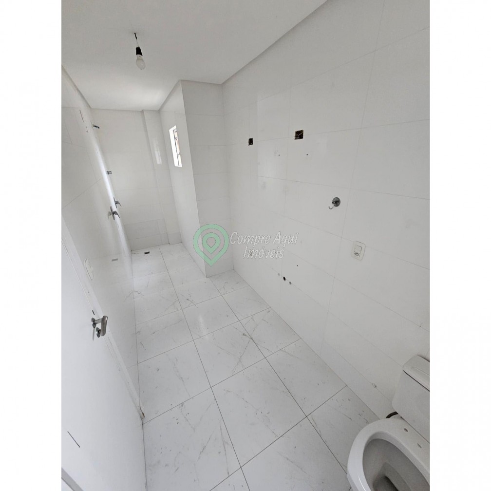 Sofisticado apartamento 3 suítes na Meia Praia em Itapema SC