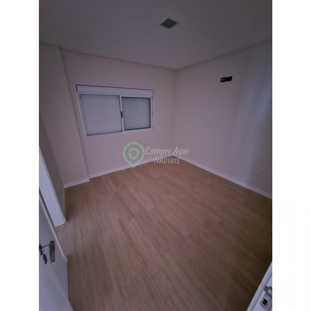 Sofisticado apartamento 3 suítes na Meia Praia em Itapema SC