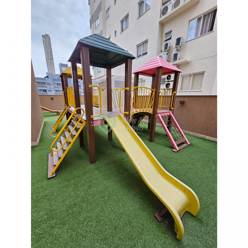 Sofisticado apartamento 3 suítes na Meia Praia em Itapema SC