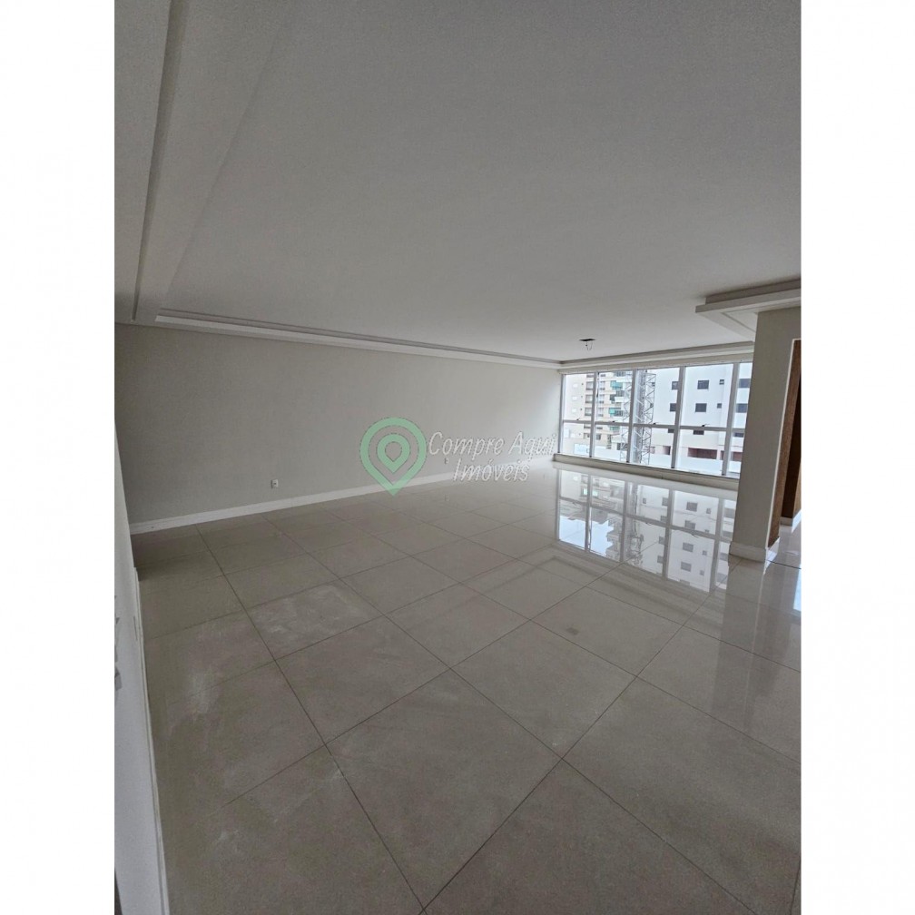 Sofisticado apartamento 3 suítes na Meia Praia em Itapema SC