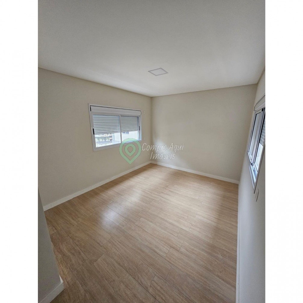 Sofisticado apartamento 3 suítes na Meia Praia em Itapema SC